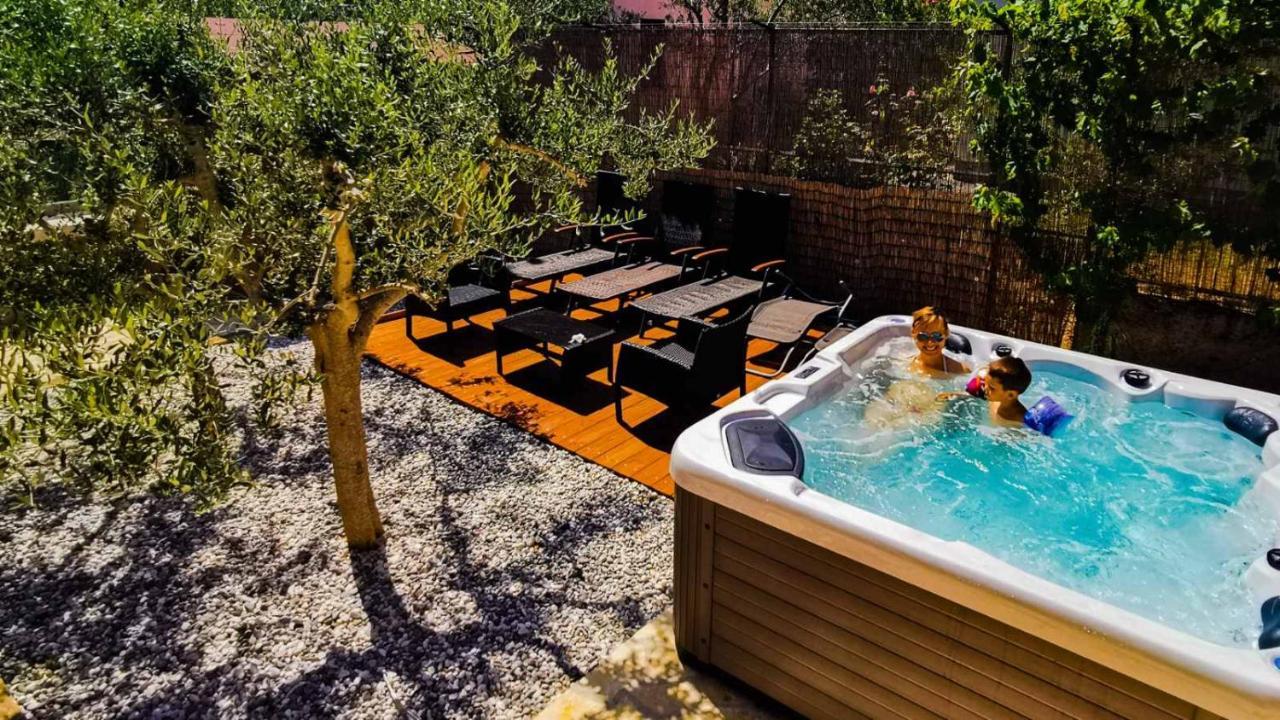 Istra With Jacuzzi Semesterbostad Medulin